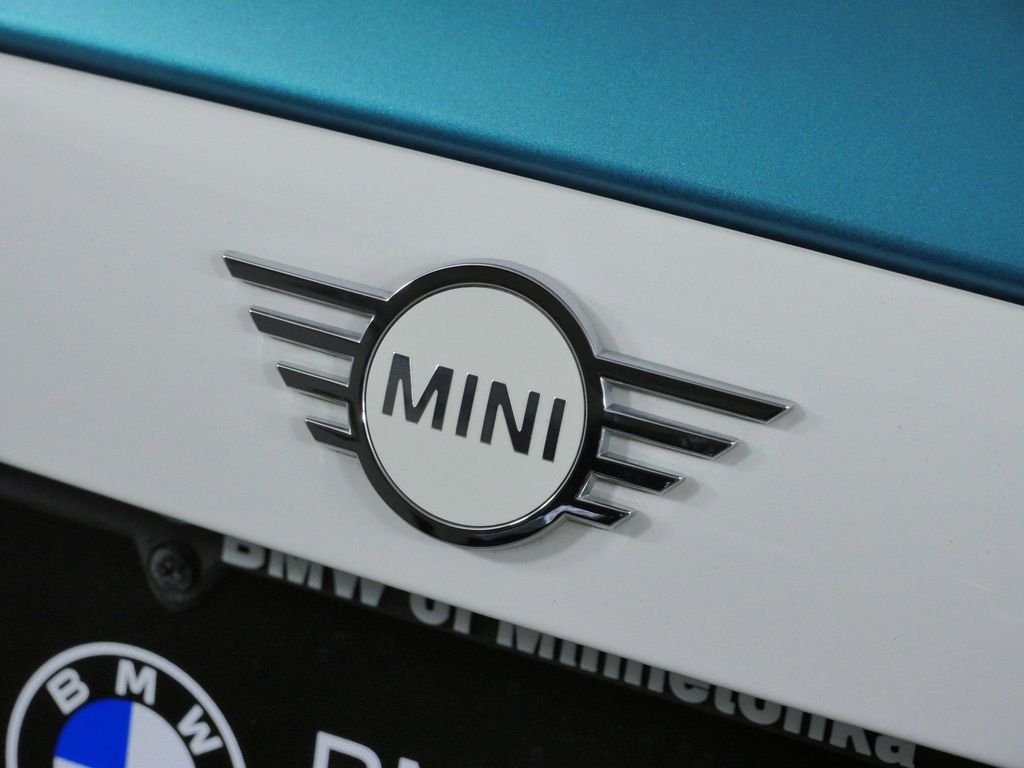 Used 2024  MINI Iconic image 12