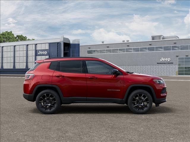 New 2026 Red Hot Pearl-Coat Exterior Paint Jeep Latitude image 21