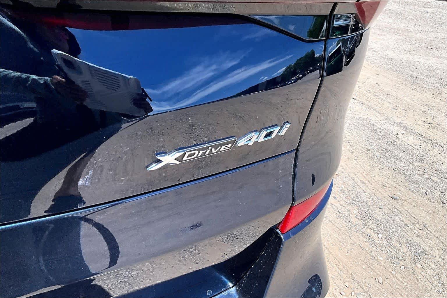 Used 2025 Carbon Black Metallic BMW xDrive40i image 8