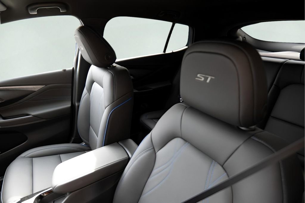 2026 Buick Envista Sport Touring - Photo 10