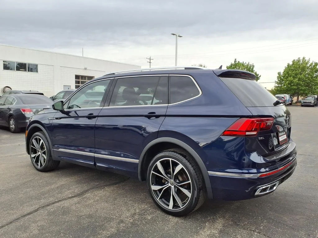 Certified Used 2022 Atlantic Blue Metallic Volkswagen 2.0T SEL R-Line image 4