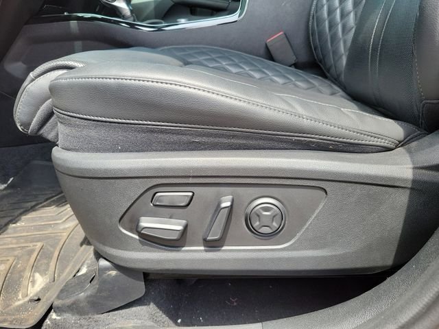 Used 2023 Red Kia X-Line SX Prestige image 9