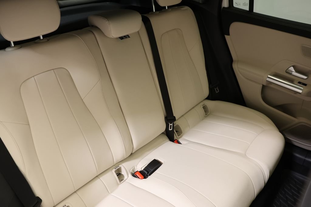 New 2026 Polar White Mercedes-Benz GLA 250 image 56