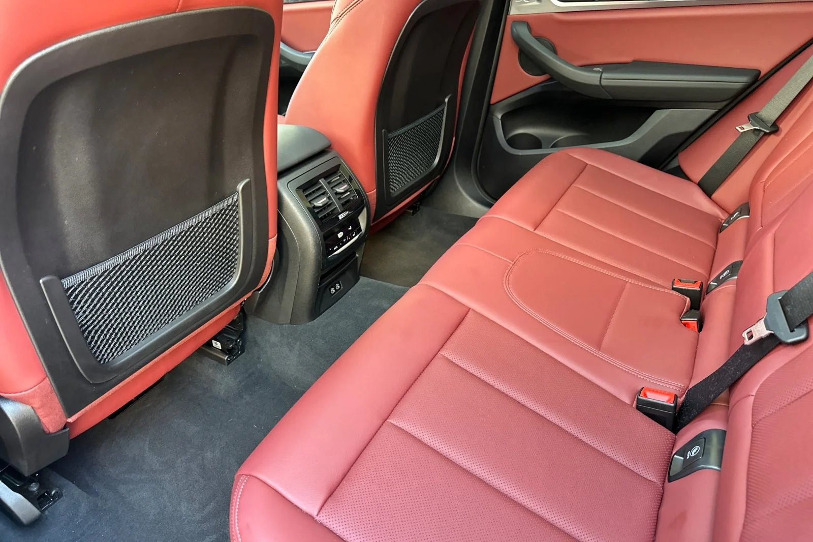 Used 2023 Brooklyn Grey Metallic BMW sDrive30i image 11