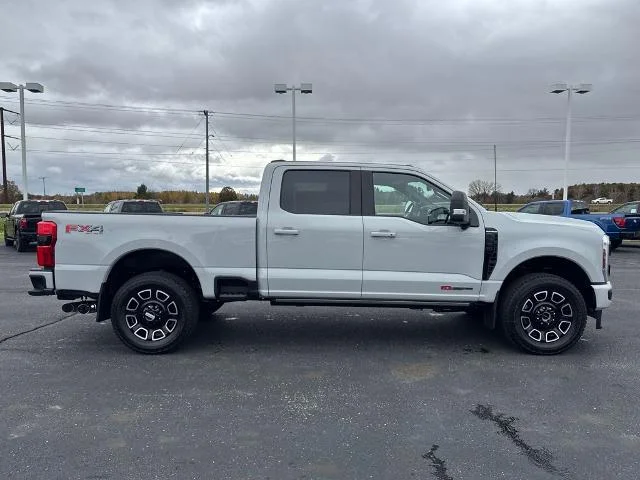 2026 Ford F-350 Super Duty Platinum - Photo 36