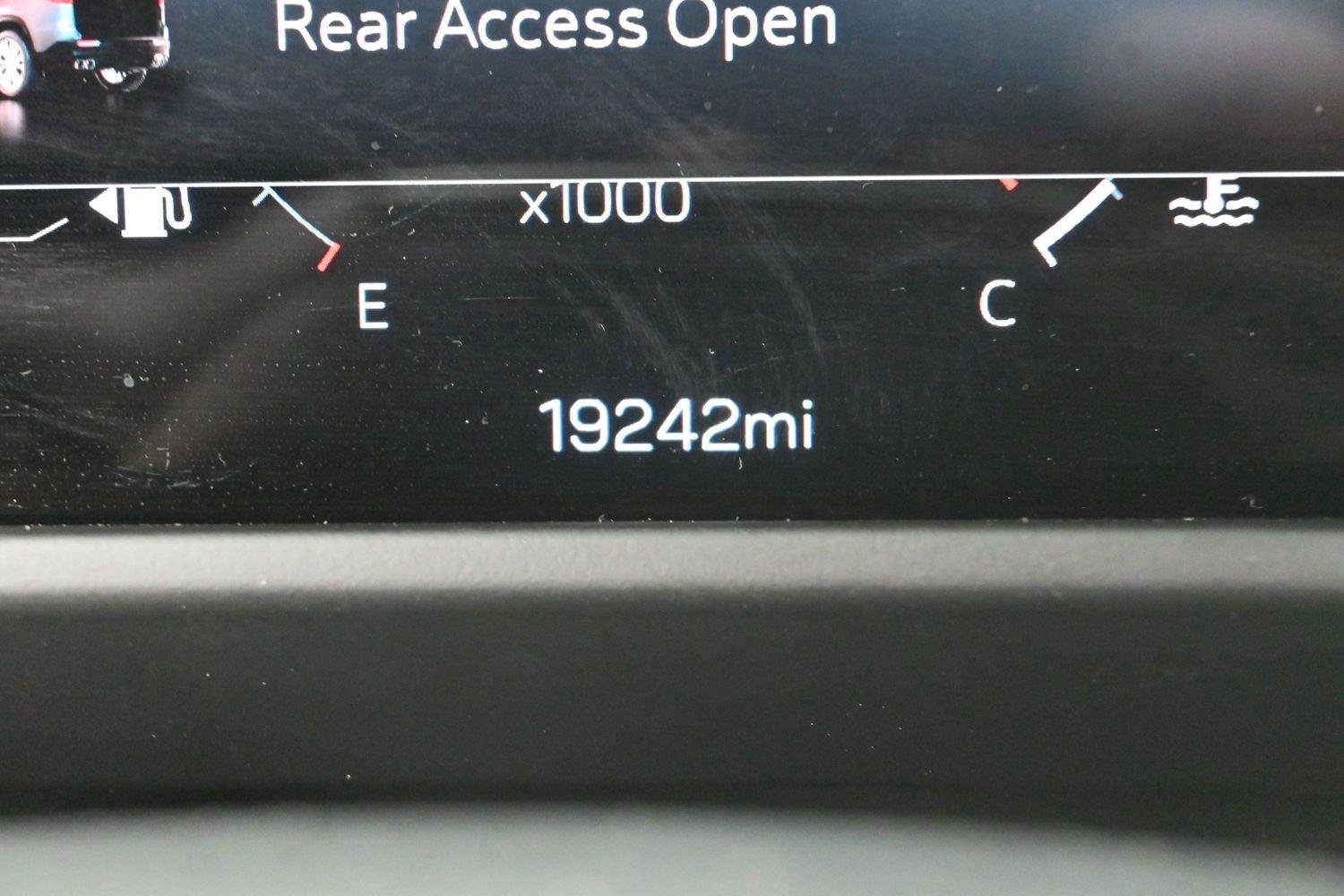 Used 2026 Summit White GMC Elevation image 22