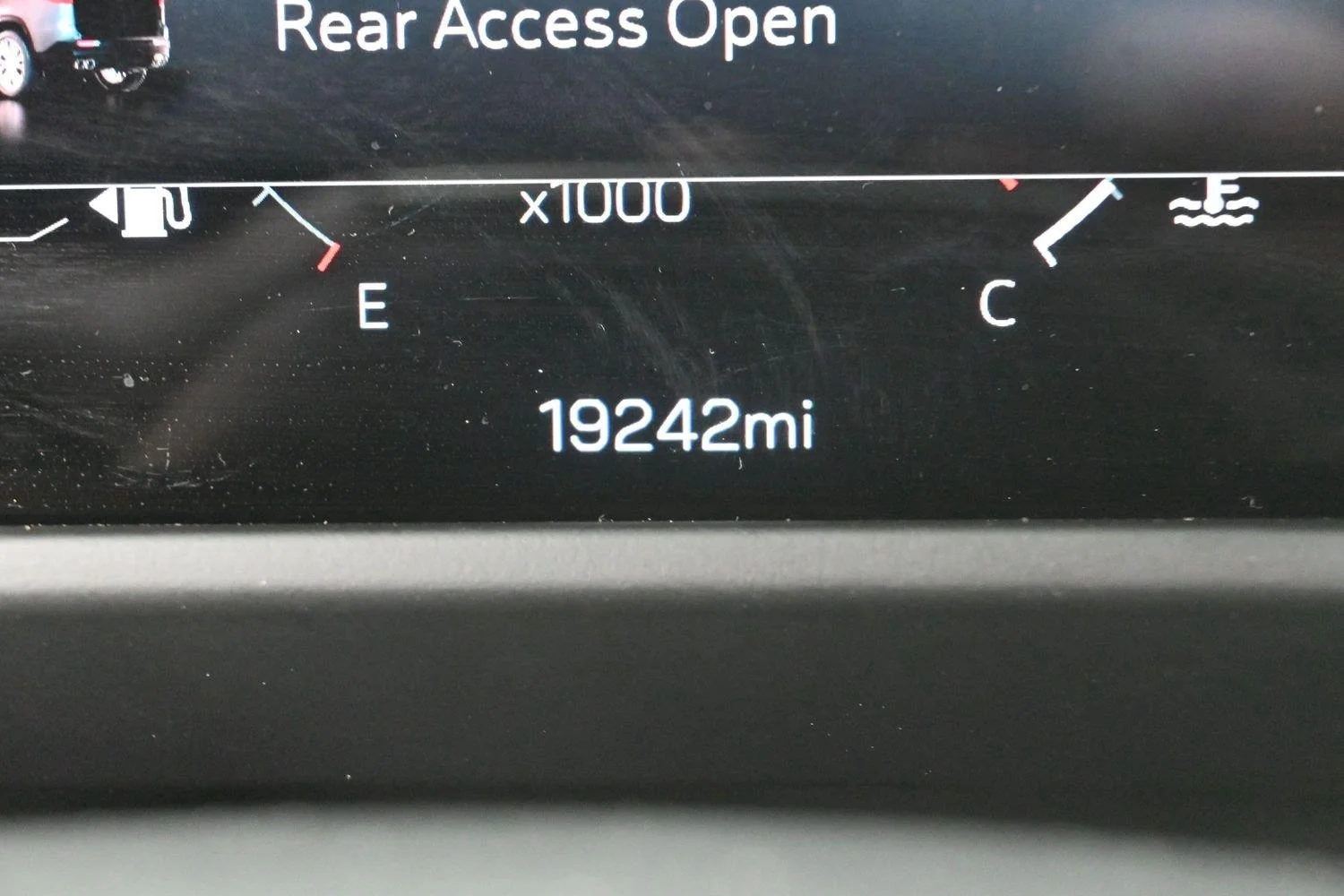 Used 2026 Summit White GMC Elevation image 22