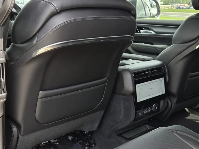 New 2026 Baltic-Gray Metallic Clear-Coat Exterior Paint Jeep Summit Obsidian image 20