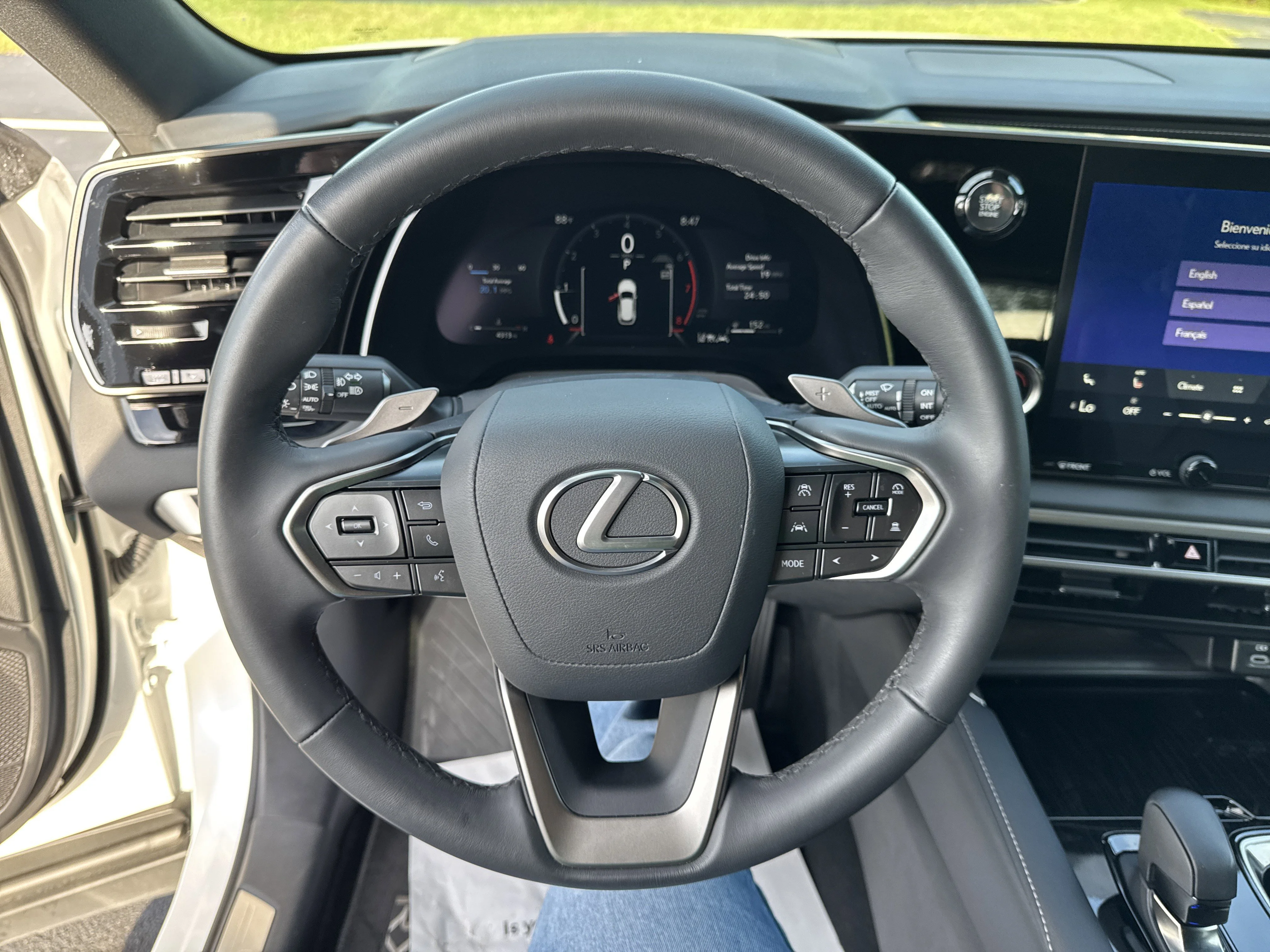 Used 2025  Lexus  image 16