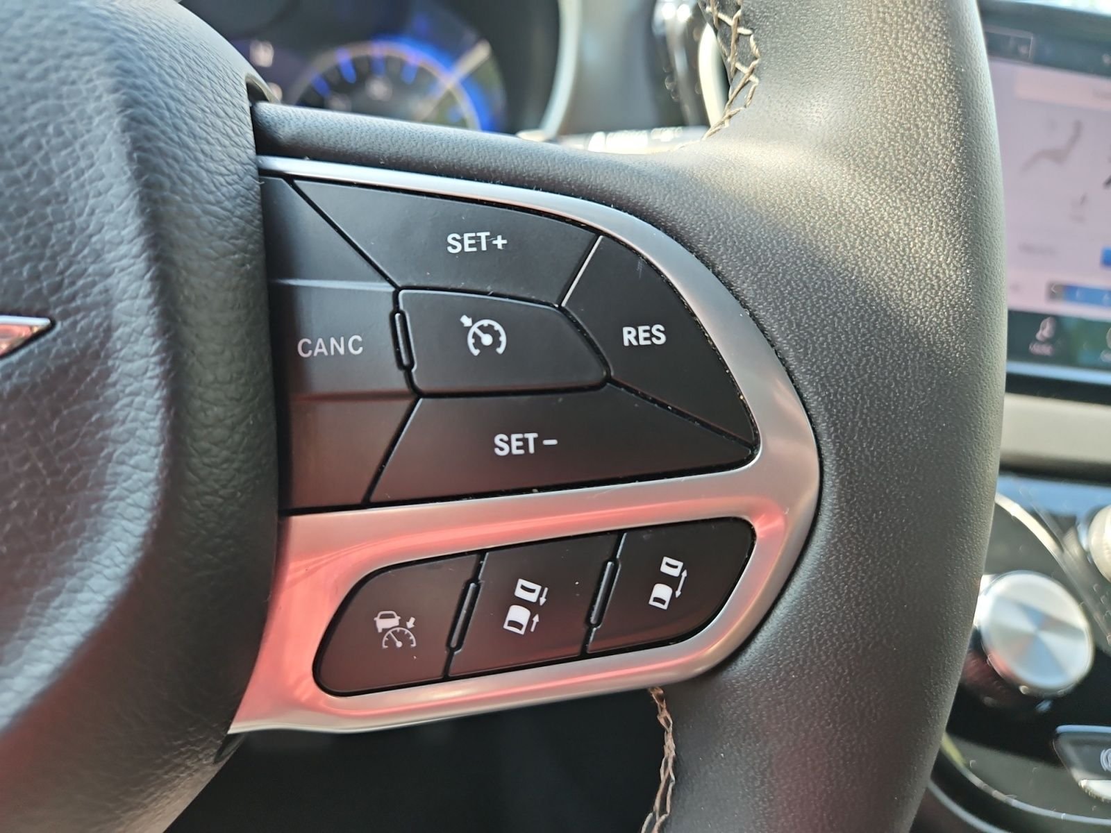 Used 2025 Black Chrysler Select image 26