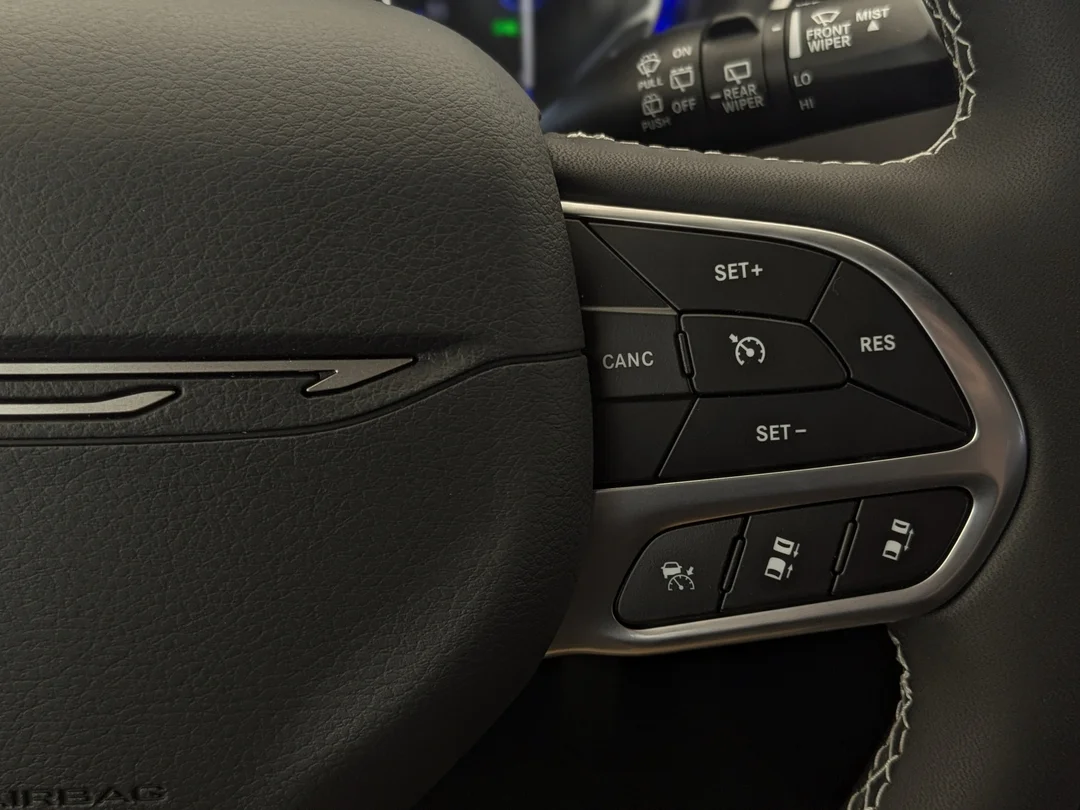 New 2027 Black Chrysler Select - - AWD - Safety Sphere Pkg - Stow n Go Seating - Heated Seats - Remote Start & More! image 17