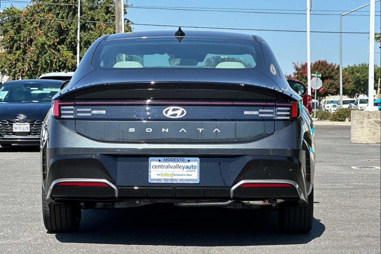 New 2026 Portofino Gray Hyundai SEL Sport image 5
