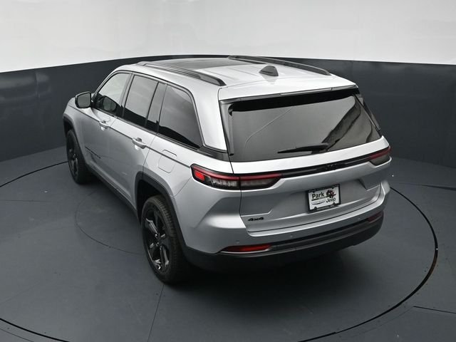 New 2026 Silver Zynith Exterior Paint Jeep Limited image 16