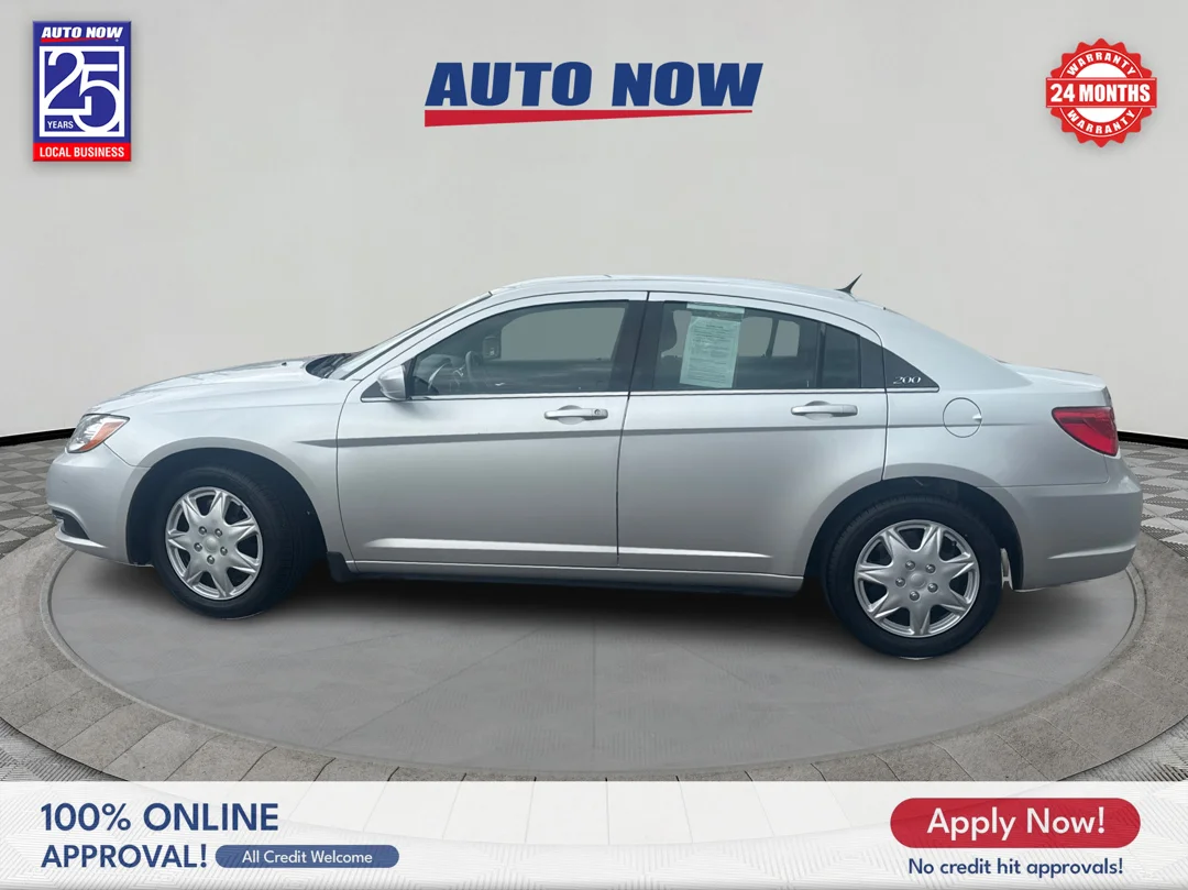 Used 2012 Silver Chrysler LX image 3