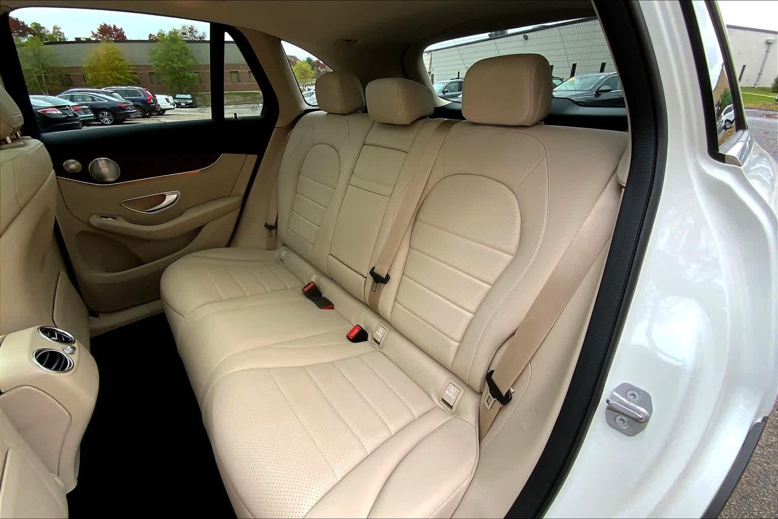 Used 2020 Polar White Mercedes-Benz GLC 300 image 21