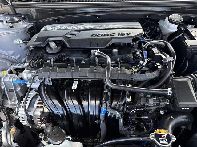 Used 2025  Hyundai SEL Sport image 12