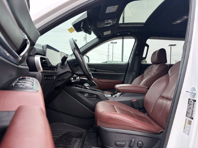 Certified Used 2024 White Pearl Kia EX image 7