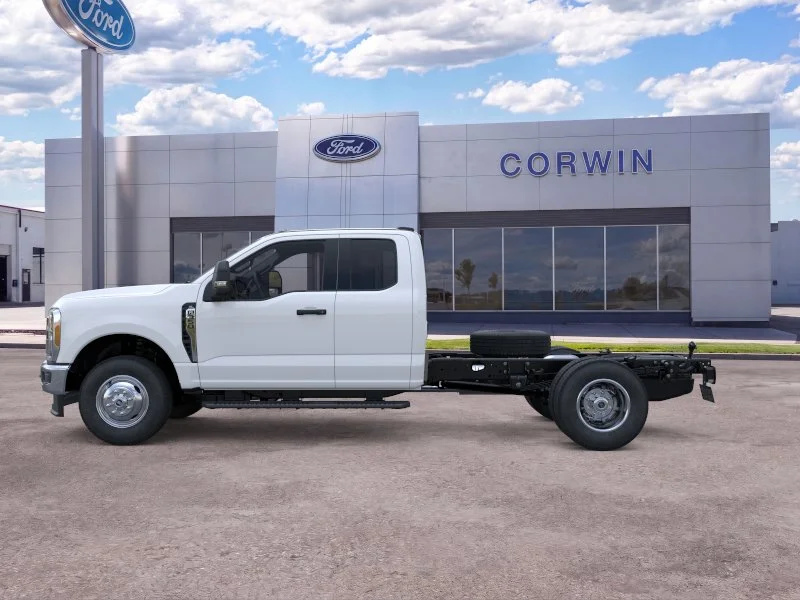 New 2026 Oxford White Ford F-350® XL image 5