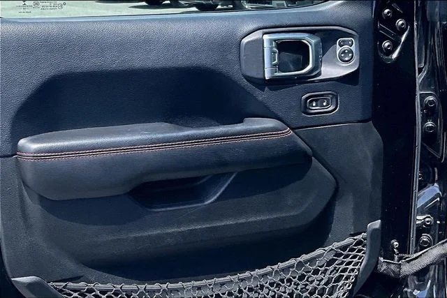 Used 2018 Black Jeep Unlimited Rubicon image 17