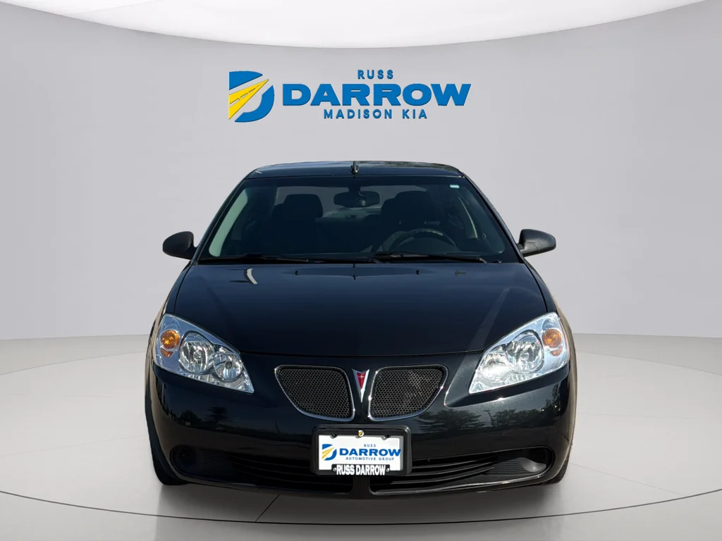 Used 2009 Carbon Black Metallic Pontiac Base image 8