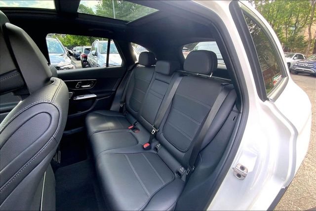 Used 2026 White Mercedes-Benz GLC 300 image 17
