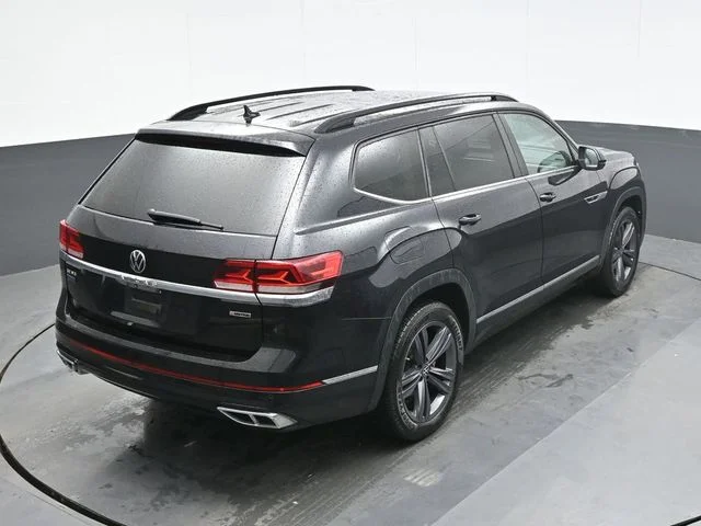 Used 2021  Volkswagen 3.6L V6 SE w/Technology R-Line image 17