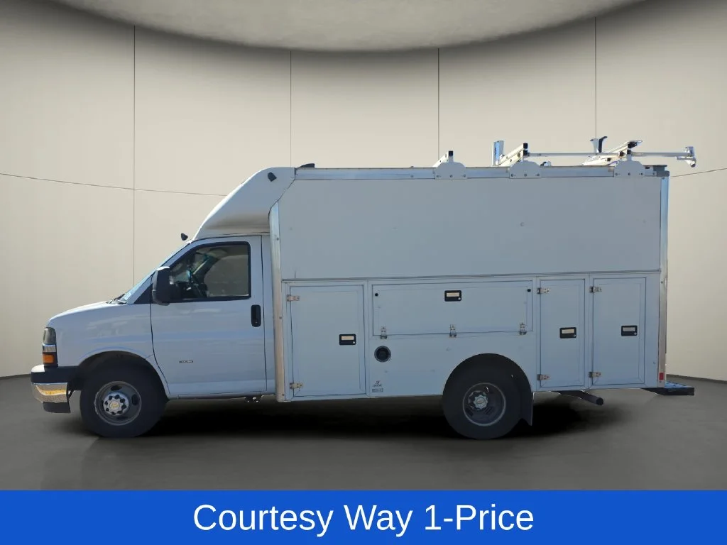 Used 2019 White Chevrolet Work Van image 5