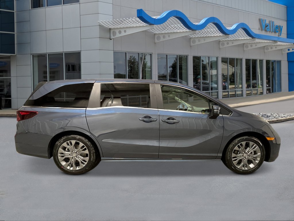 New 2027 Smoke Blue Pearl Honda Touring image 6
