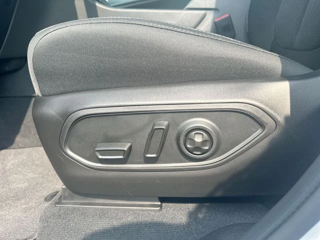 New 2026 Silver Zynith Jeep Laredo image 14
