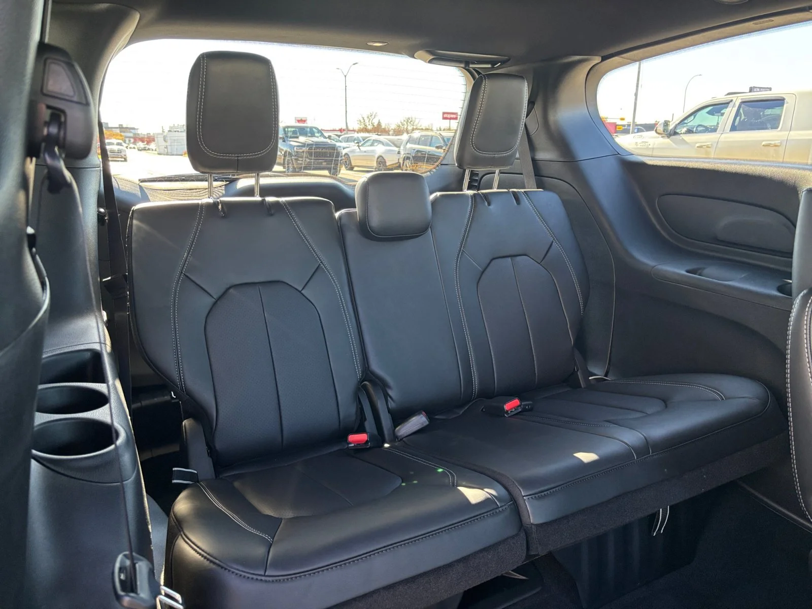 New 2027 BRIGHT WHITE Chrysler SXT image 22