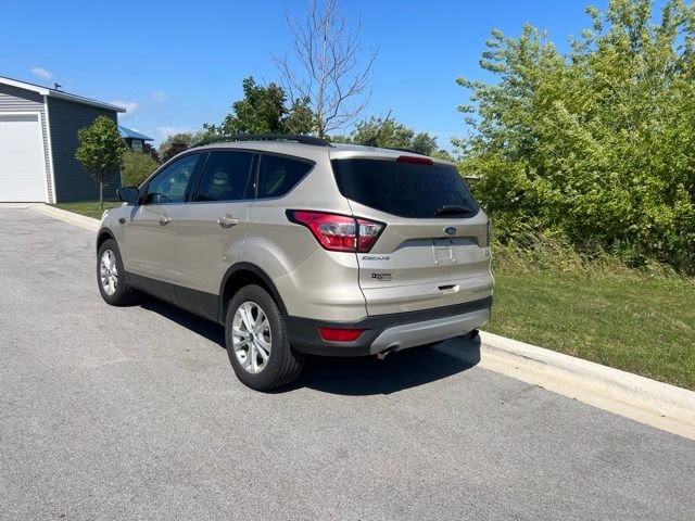 Used 2018 Gold Ford SEL image 7