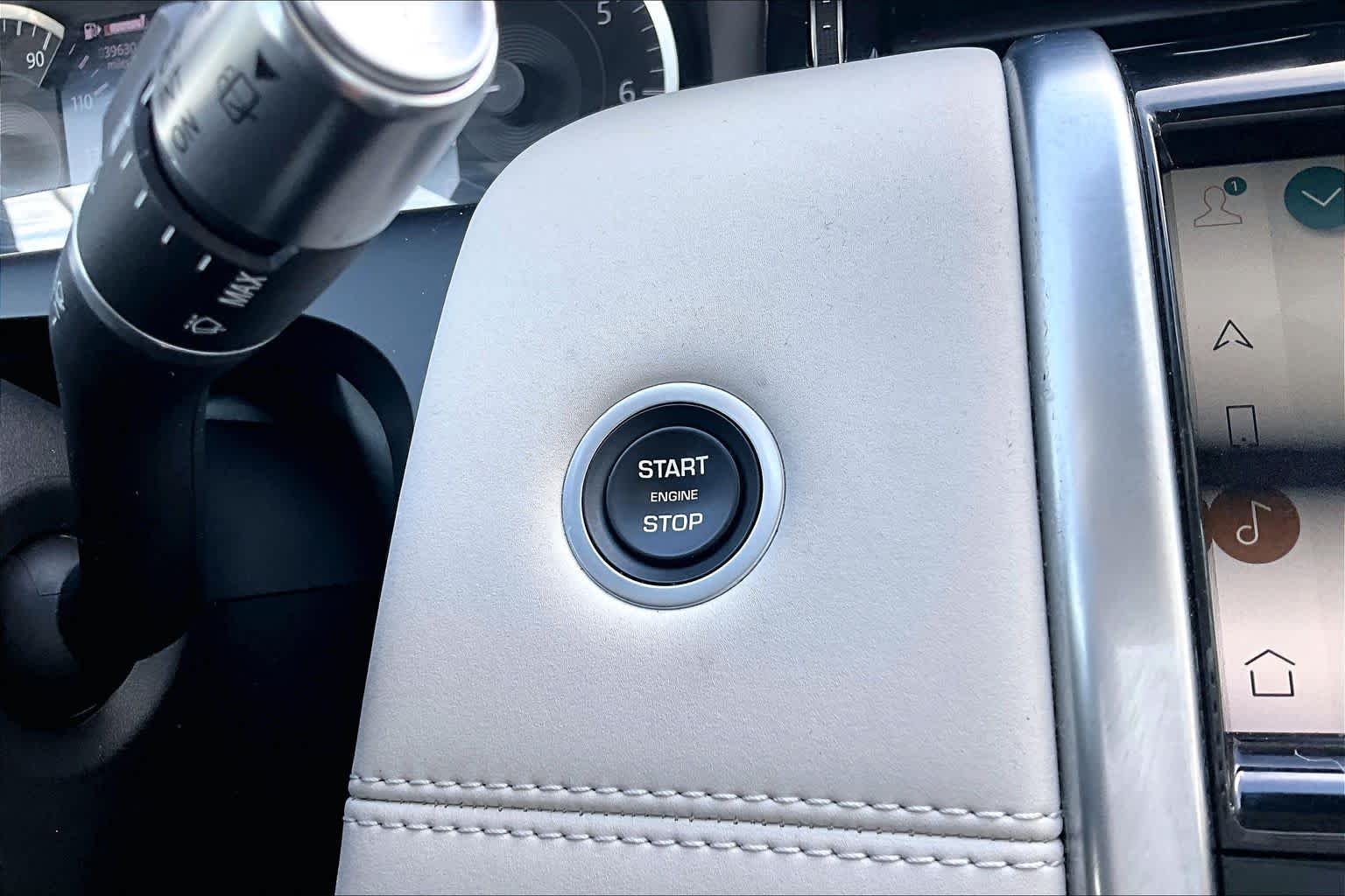 Used 2022  Land Rover S image 33