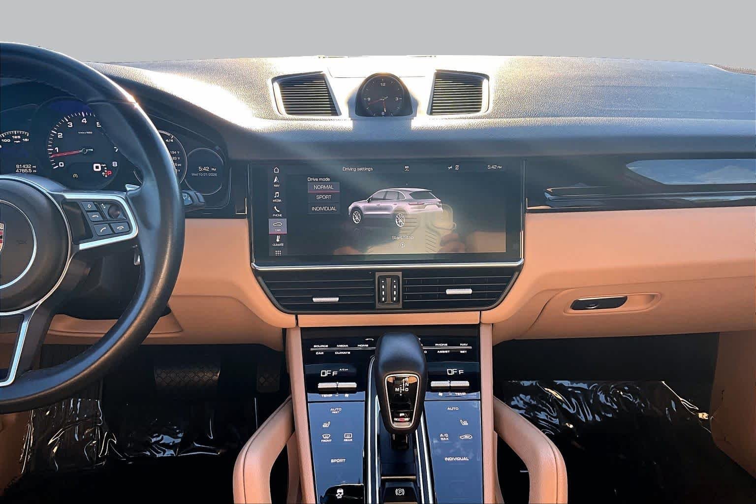 Used 2019  Porsche  image 6