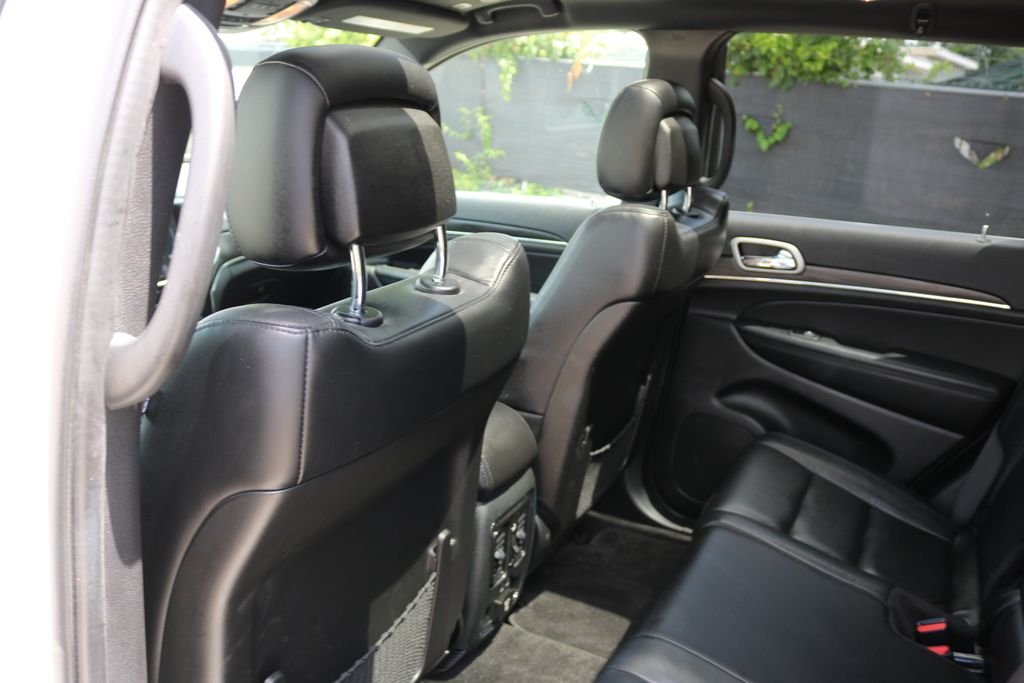 Used 2022 White Jeep Limited image 16
