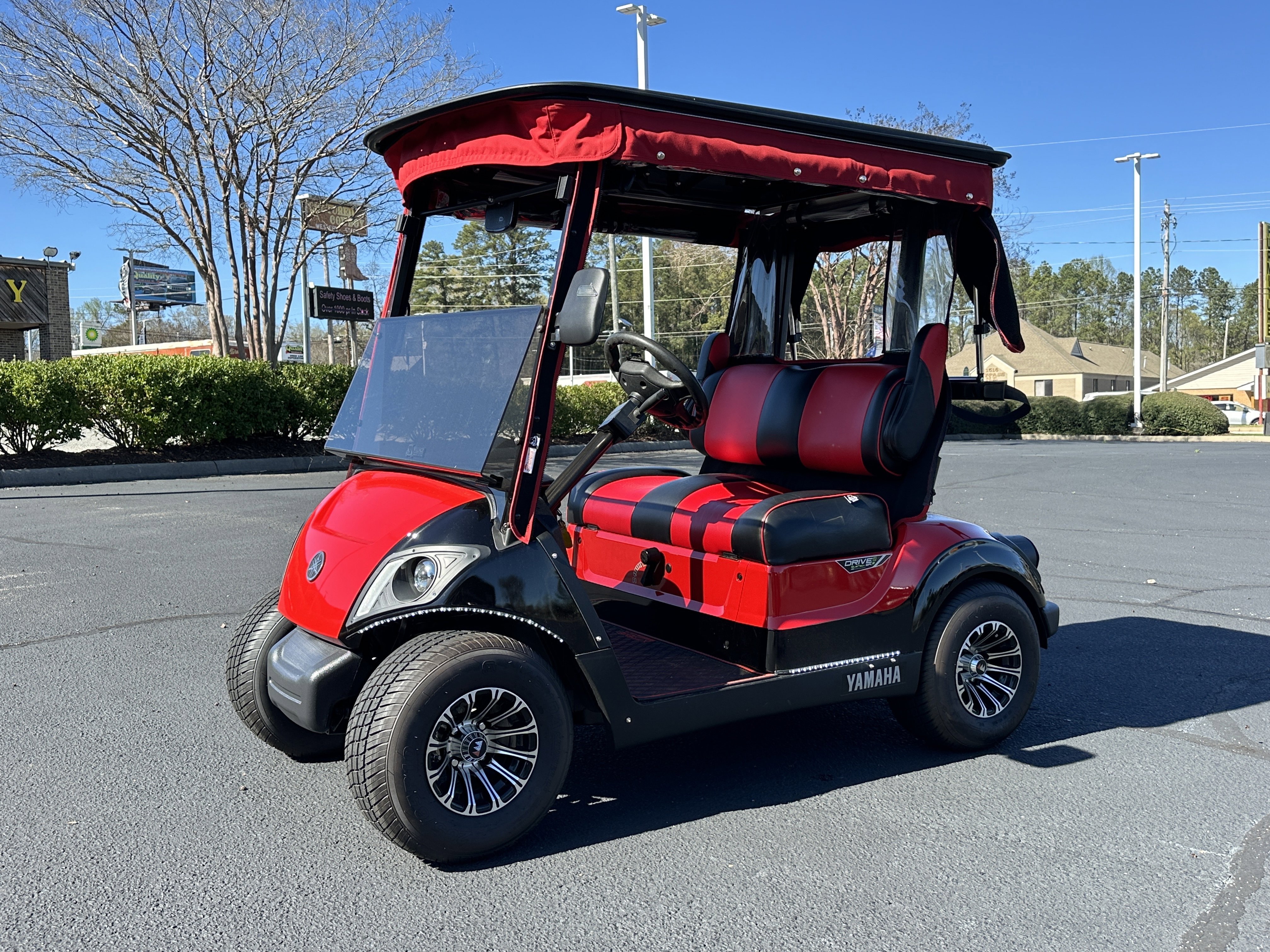 Used 2022 VIPER RED YAMAHA  image 4
