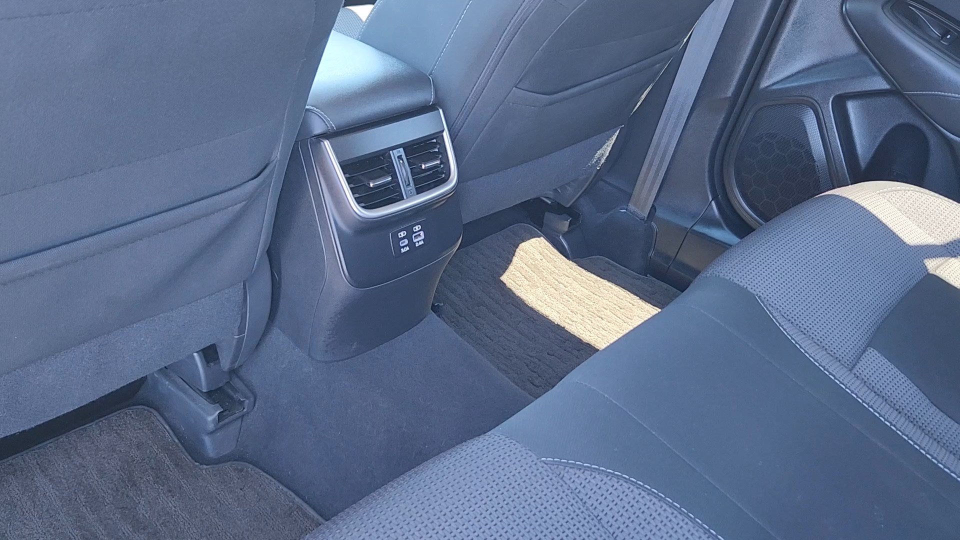 Used 2025 Magnetite Gray Metallic Subaru Premium image 18