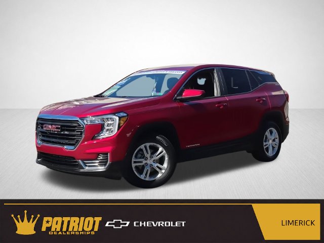 Used 2023 VOLCANIC RED TINTCOAT GMC SLE image 1