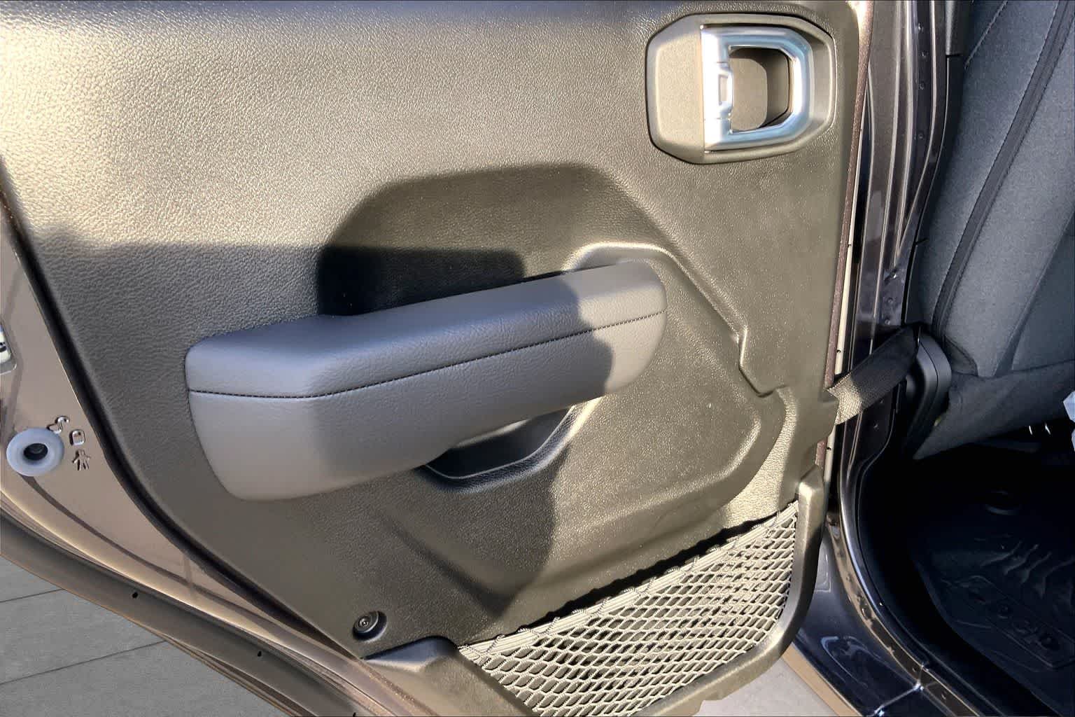 New 2026 Granite Crystal Metallic Clear-Coat Exterior Paint Jeep Sport image 10