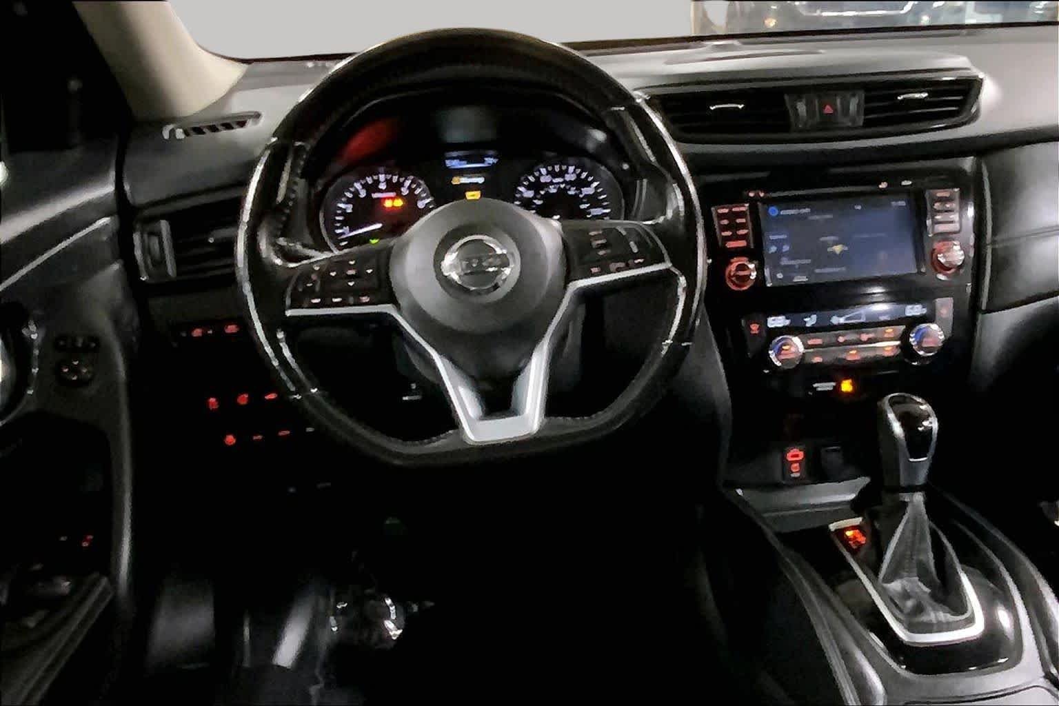 Used 2017 Gun Metallic Nissan SL image 6