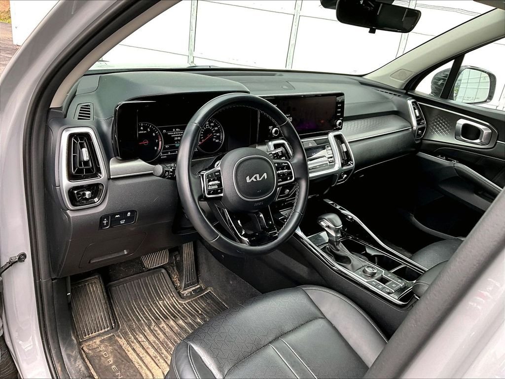 Used 2022 Wolf Gray Kia SX image 8