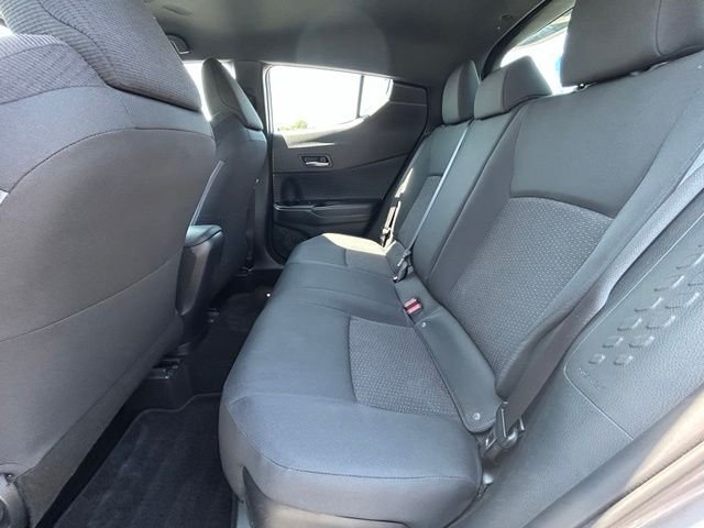 Used 2018 Silver Toyota XLE image 8