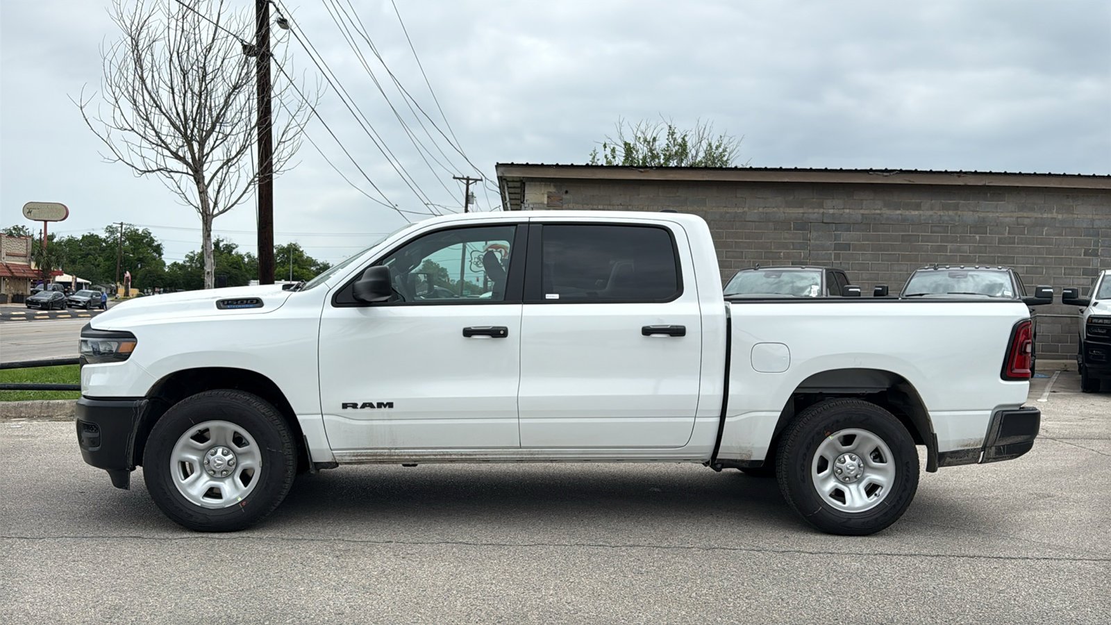 New 2026 Bright White Clear-Coat Exterior Paint RAM Tradesman image 8