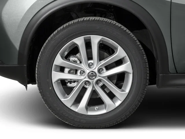 Used 2016 Brilliant Silver Nissan SL image 10