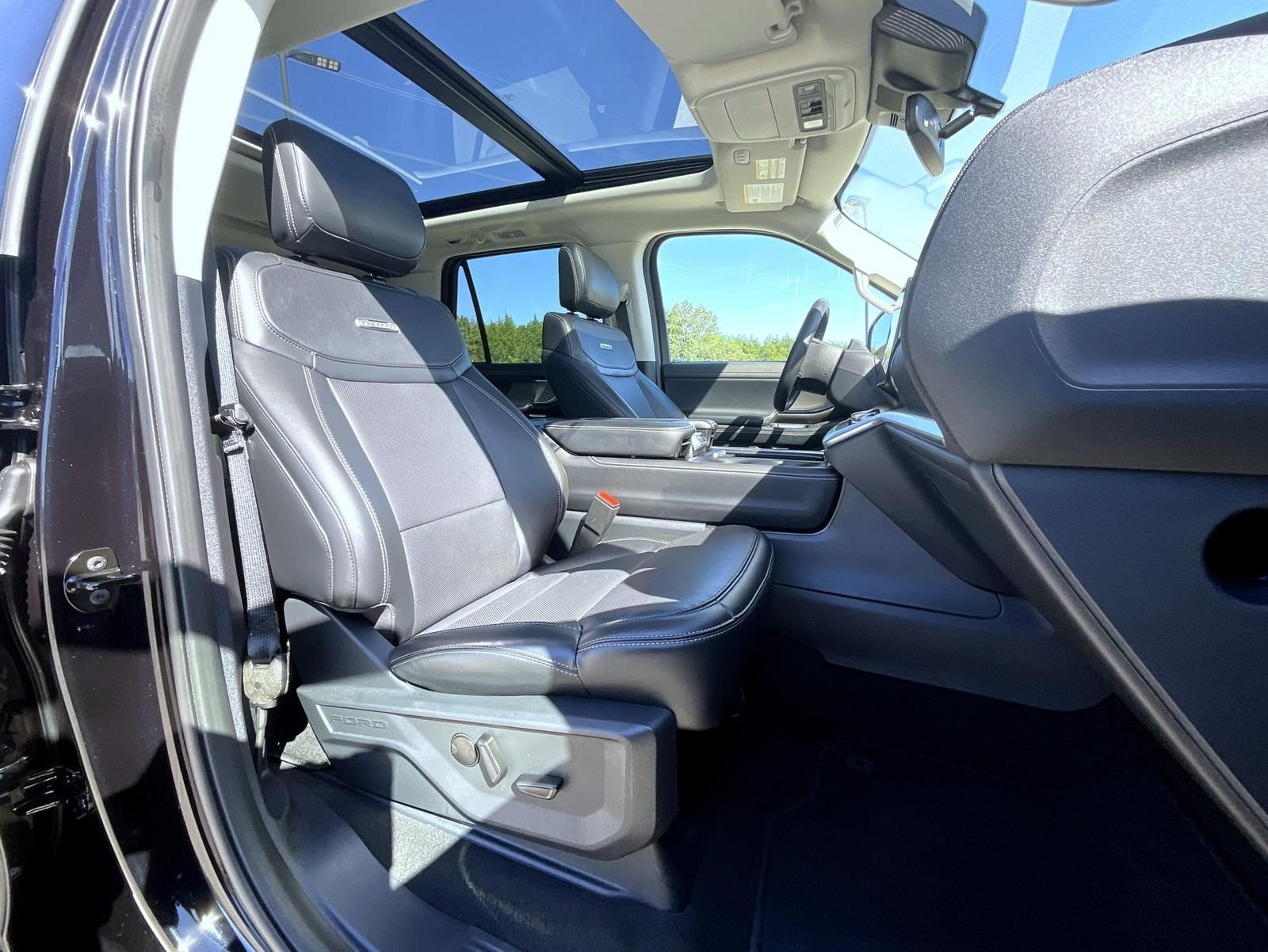 Used 2025 Black Ford Platinum image 16