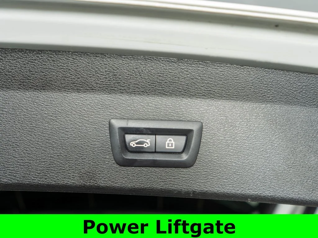 Used 2017 White BMW xDrive28i image 31