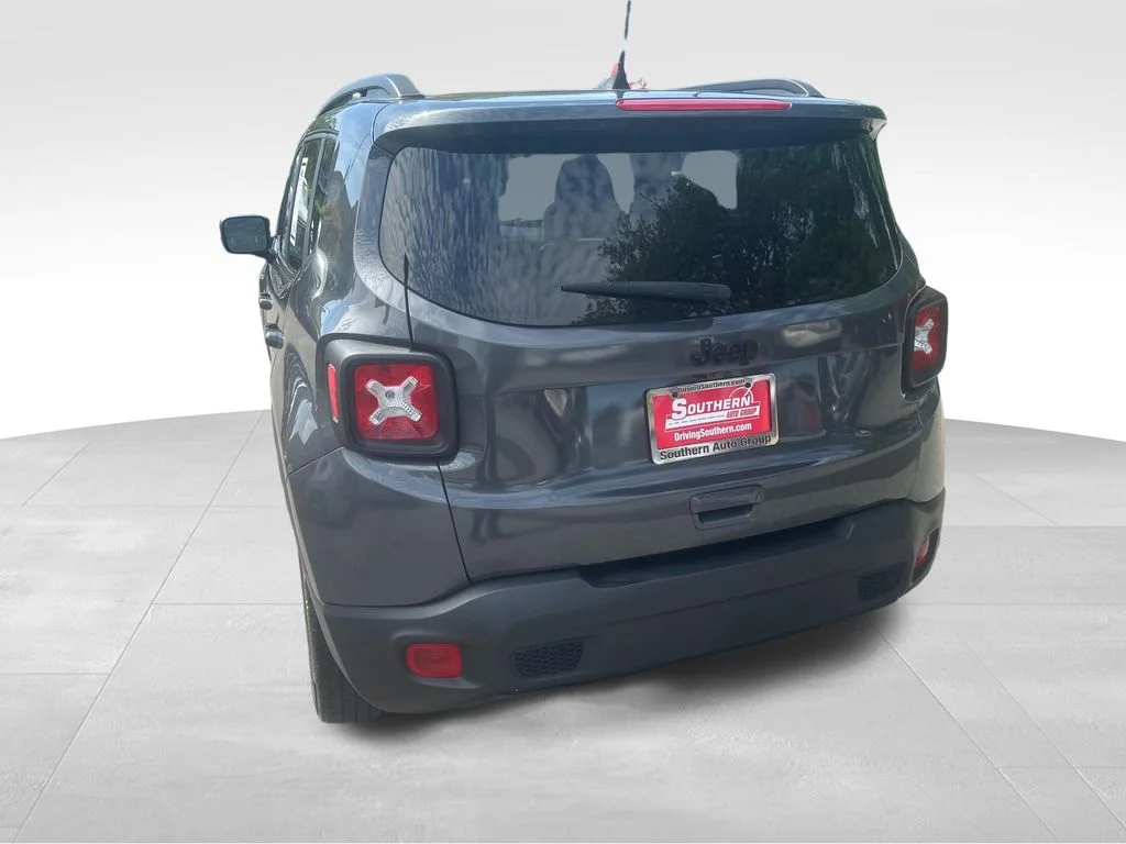 Used 2023 Gray Jeep Altitude image 19