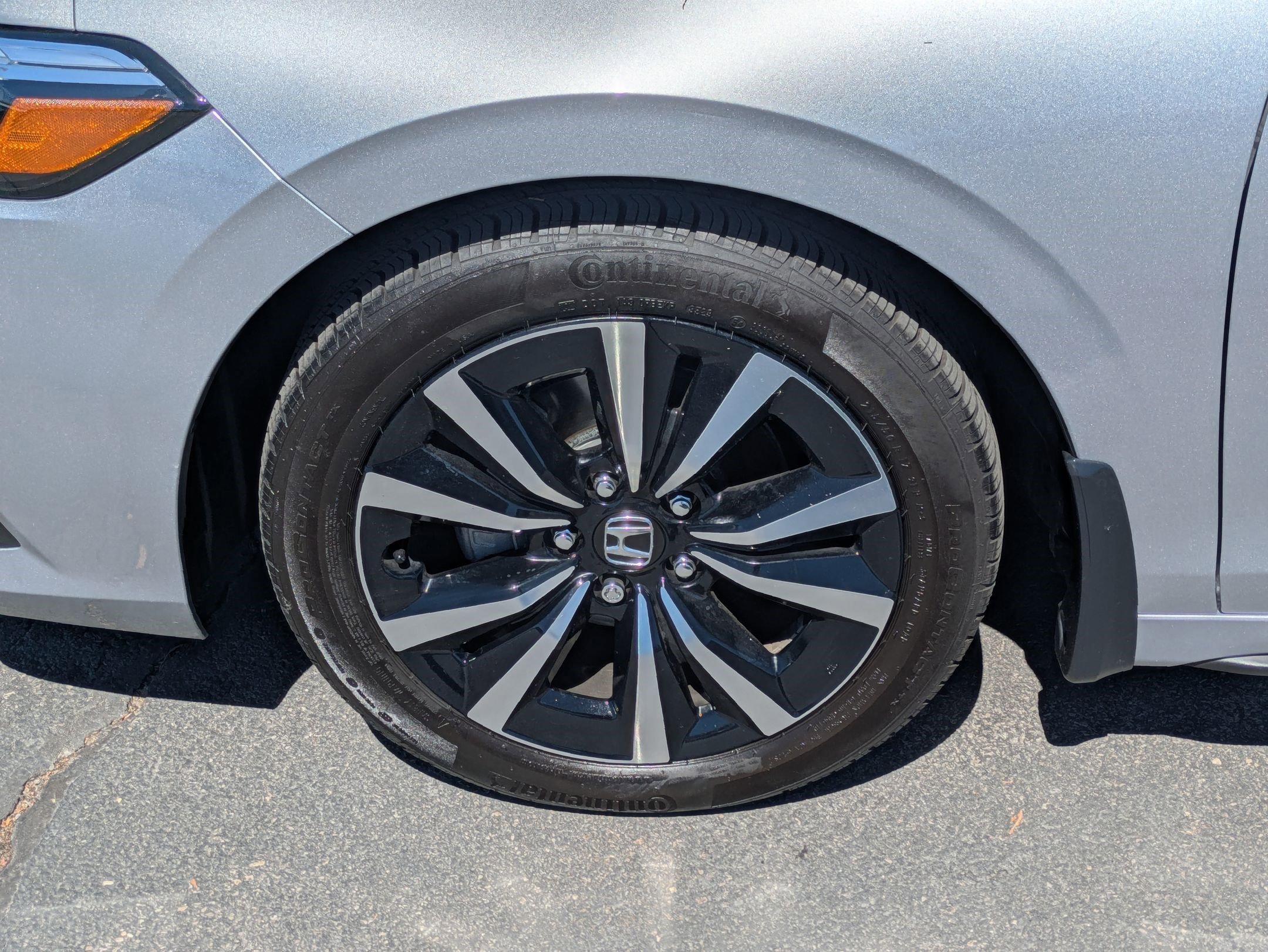 Used 2024 Silver Honda EX-L image 11
