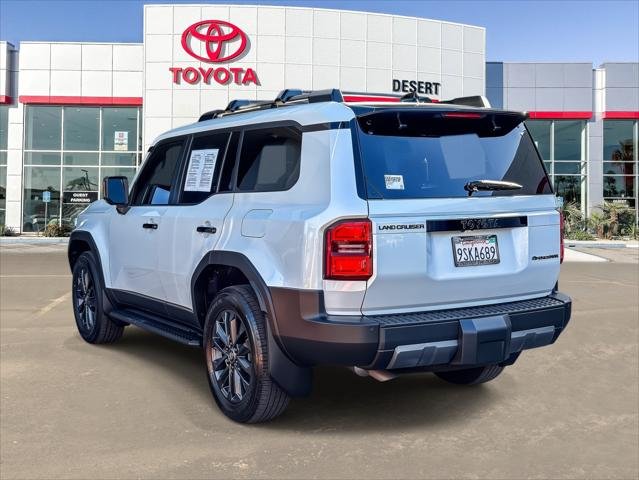 Certified Used 2025 WIND CHILL PEARL Toyota  image 4