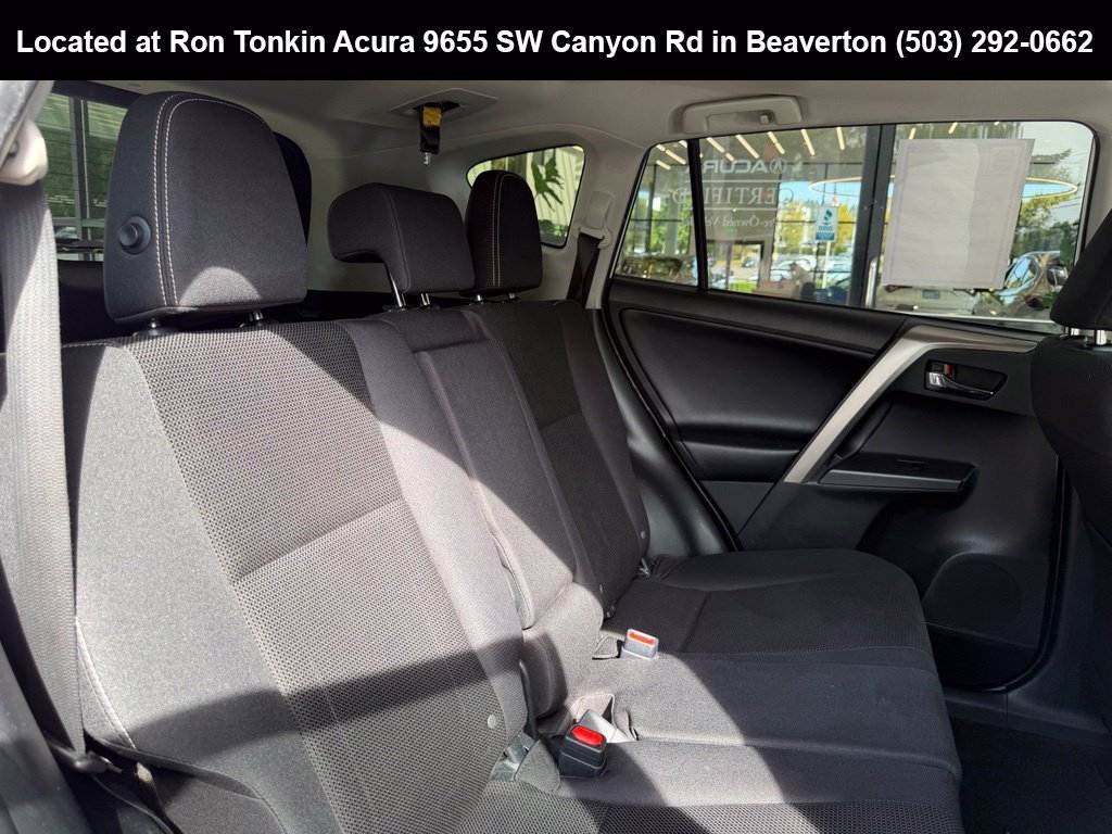 Used 2018 Super White Toyota XLE image 28