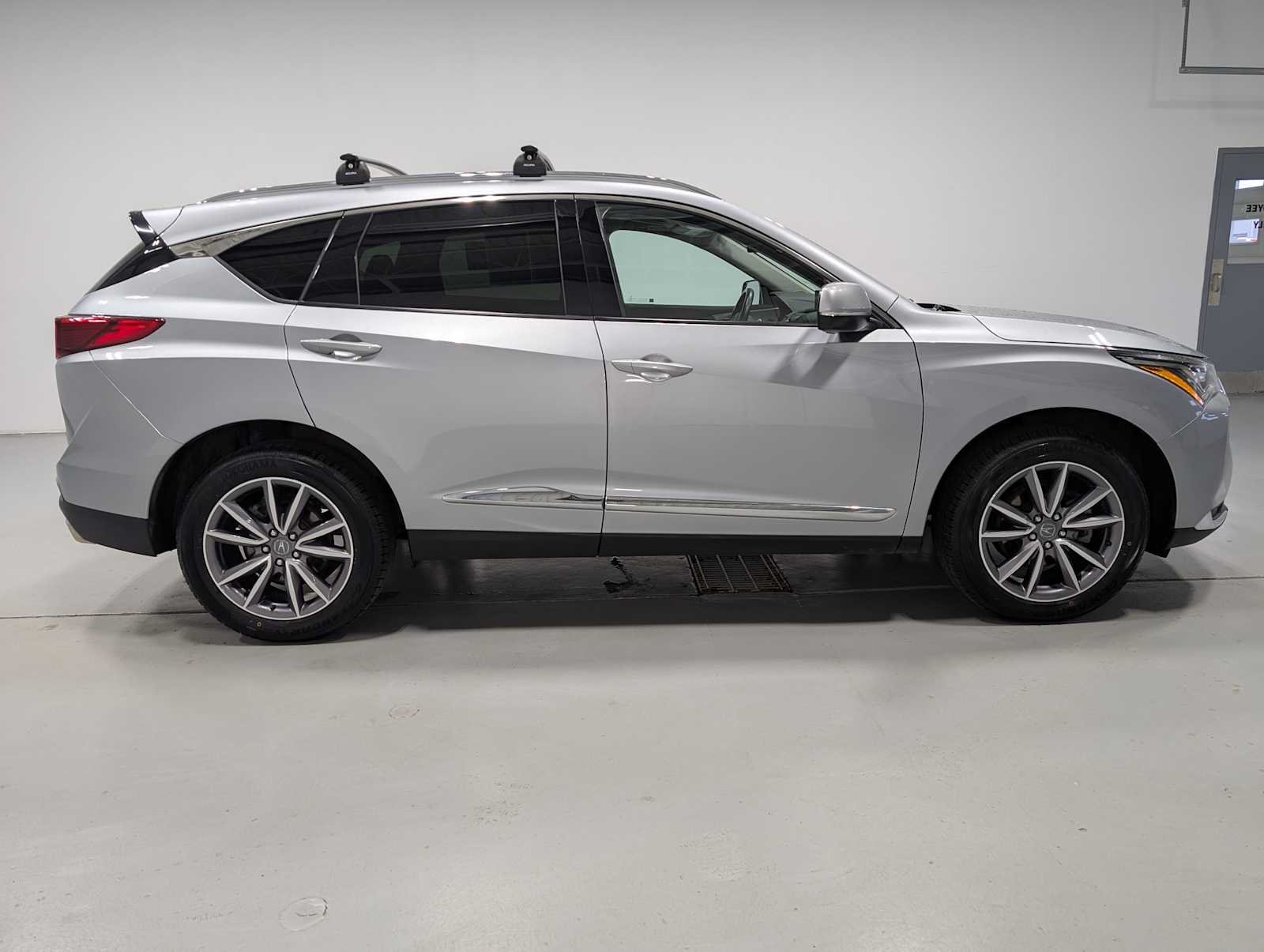 Used 2023 Lunar Silver Metallic Acura w/Technology Package image 7